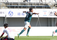 前半20分、工藤 祐生(相模原)がダイレクトシュートをネットに突き刺し先制!【明治安田J3 第28節 相模原vsC大23】