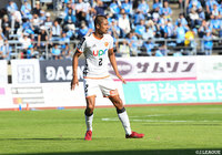 DFラインを統率し、無失点に貢献した坪井 慶介(山口)【明治安田J2 第38節 讃岐vs山口】