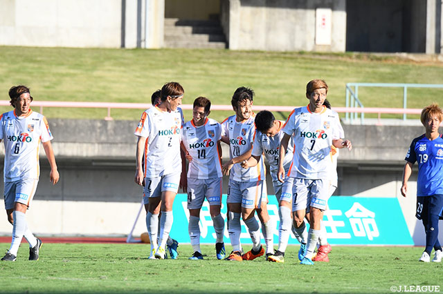 途中投入された東 浩史（長野/#14）が均衡を破る先制点を奪う！【明治安田Ｊ３ 第28節 富山vs長野】