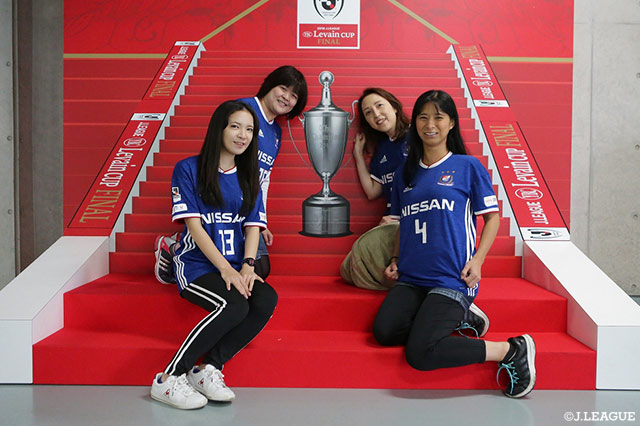 記念撮影ボードの前でパシャリ！【ルヴァンカップ 決勝 湘南vs横浜FM】