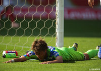 岡本 拓也（湘南）がサイドを突破しクロスを送る！山﨑 凌吾（湘南）が頭で合わせるが、枠をとらえられない【ルヴァンカップ 決勝 湘南vs横浜FM】