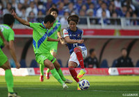 怒涛の攻撃をみせる横浜FM。湘南も体を張った守備で得点を許さない【ルヴァンカップ 決勝 湘南vs横浜FM】