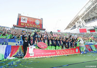 初優勝の喜びをサポーターと共にわかち合った【ルヴァンカップ 決勝 湘南vs横浜FM】