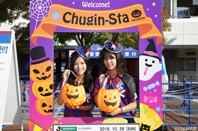 仮装して、VFK Halloweenを盛り上げます♪【明治安田Ｊ２ 第39節 甲府vs讃岐】