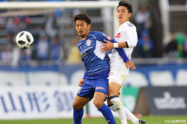 同点に追いつきたい山形は65分に阪野 豊史を投入！【明治安田Ｊ２ 第39節 山形vs水戸】