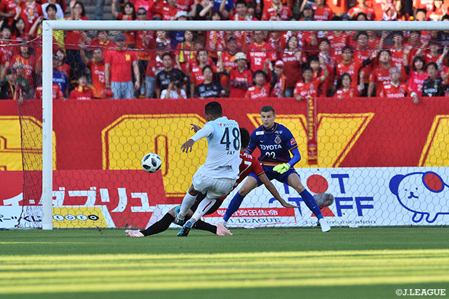 チャナティップのトリッキーなパスにジェイが反応！強烈なシュートを叩き込み札幌が再びリードを奪う【明治安田Ｊ１ 第18節 名古屋vs札幌】
