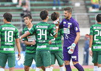 集中した守備で千葉に決定的なシュートを打たせなかった岐阜が完封勝利を収めた【明治安田Ｊ２ 第39節 岐阜vs千葉】