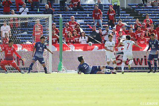清原 翔平のゴールが決まり金沢が逆転に成功【明治安田Ｊ２ 第39節 福岡vs金沢】