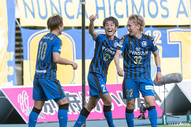 三平 和司の2試合連続となるゴールが決まりホームの大分が先制！【明治安田Ｊ２ 第39節 大分vs松本】