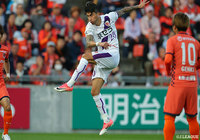 カイオ(京都)がミドルレンジから豪快に左足を振りぬく!シュートはGKの手を弾き、ネットに突き刺さる【明治安田J2 第39節 大宮vs京都】