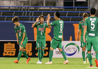 泉澤 仁（#6）のゴールで東京Ｖがすぐさま同点に追いついた【明治安田Ｊ２ 第39節 愛媛vs東京Ｖ】