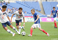 仲川 輝人（横浜FM）が得意のドリブルからゴールを狙うもこの日は得点ならず【明治安田Ｊ１ 第31節 横浜FMvsFC東京】