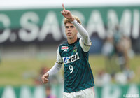 ジョン ガブリエルが自ら獲得したPKを確実に沈め、相模原が先制に成功！【明治安田Ｊ３ 第30節 相模原vsYS横浜】