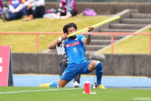 ジェフェルソン バイアーノがこぼれ球を押し込み水戸が先制に成功！【明治安田Ｊ２ 第40節 水戸vs甲府】