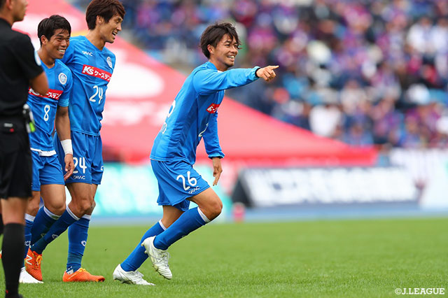 60分に小島 幹敏が決め、水戸が点差を2点に広げる【明治安田Ｊ２ 第40節 水戸vs甲府】