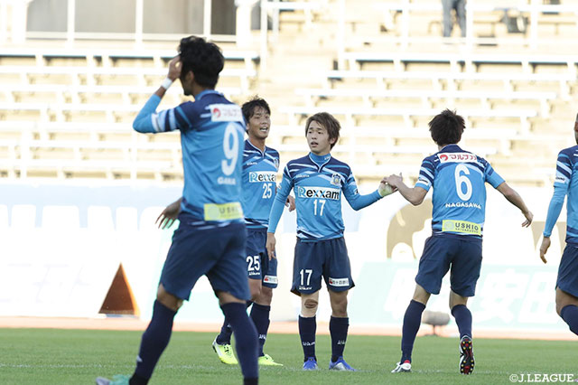 佐々木 匠（#17）の2試合連続ゴールで讃岐が1点差に詰め寄る！【明治安田Ｊ２ 第40節 讃岐vs栃木】