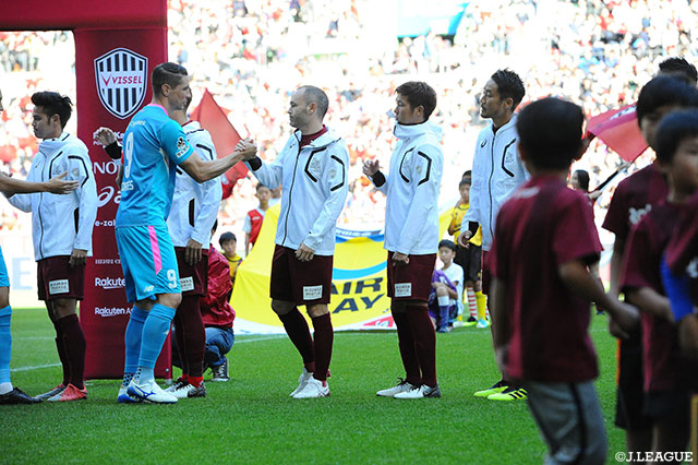 アンドレス イニエスタ（神戸）とフェルナンド トーレス（鳥栖）の元スペイン代表対決としても注目が集まった【明治安田Ｊ１ 第32節 神戸vs鳥栖】