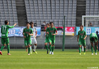 井林 章（#3）がボレーシュートを決め東京Ｖが貴重な先制点を挙げた【明治安田Ｊ２ 第41節 東京Ｖvs讃岐】