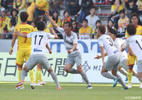 藤田 祥史がボレーシュートを叩き込み、秋田が開始早々に先制点をゲット！【明治安田Ｊ３ 第31節 北九州vs秋田】