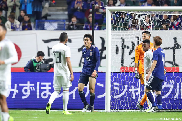 前半11分に迎えたピンチは冨安 健洋（#16）が懸命に戻り、ゴールラインを割る直前にクリア！【国際親善試合 日本vsベネズエラ】