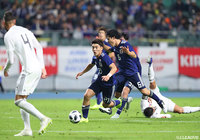 堂安 律がスピードに乗ったドリブルで前線にボールを運ぶ!【国際親善試合 日本vsベネズエラ】