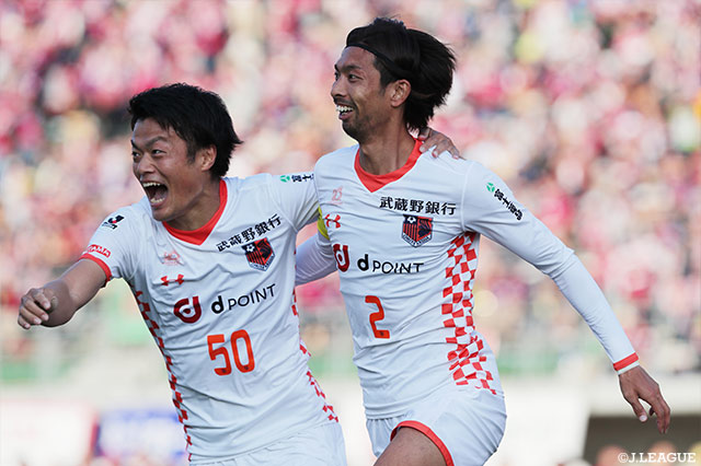 後半22分、菊地 光将（大宮/#2）がヘディングシュートを叩き込み、待望の先制点をゲット！【明治安田Ｊ２ 第42節 岡山vs大宮】