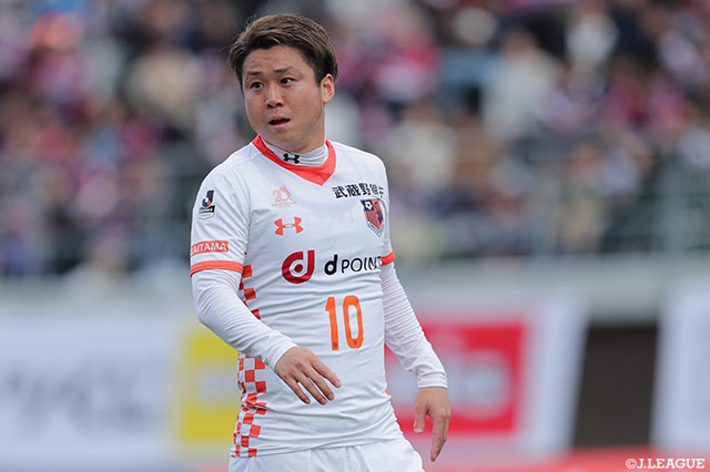 この日は不発に終わるも、大前 元紀（大宮）は今シーズン24ゴールを奪い得点王に輝いた【明治安田Ｊ２ 第42節 岡山vs大宮】