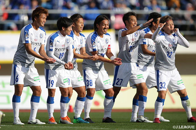 星 雄次のゴールが決まり、大分が優勝に向け貴重な先制点をあげる【明治安田Ｊ２ 第42節 山形vs大分】