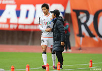  山下 敬大がオナイウ 阿道のクロスをワンタッチで流し込み、山口が後半開始早々に追加点をゲット！【明治安田Ｊ２ 第42節 新潟vs山口】