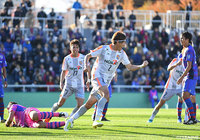 左CKのルーズボールにいち早く反応した松原 優吉(長野)がゴールに押し込み、先制点を決める!【明治安田J3 第33節 F東23vs長野】