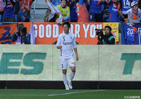 前半終了間際に同点ゴールを決めた飯尾 竜太朗(長崎)が小さくガッツポーズ【明治安田J1 第33節 G大阪vs長崎】