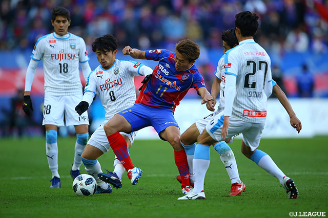 FC東京は後半から永井 謙佑を投入し、攻勢を強めるが、川崎Ｆの堅い守備を崩せず【明治安田Ｊ１ 第33節 FC東京vs川崎Ｆ】
