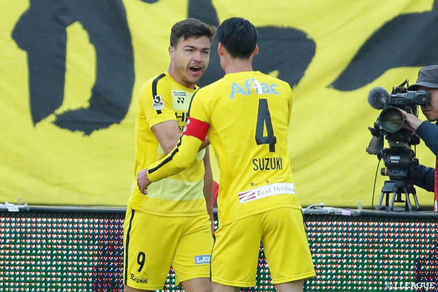 試合終盤にクリスティアーノにもゴールが生まれ、柏が試合を決める3点目をゲット【明治安田Ｊ１ 第33節 Ｃ大阪vs柏】