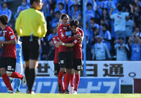 早坂 良太のグラウンダーのクロスが相手選手のオウンゴールを誘発！札幌が早い時間に先制に成功する【明治安田Ｊ１ 第33節 磐田vs札幌】