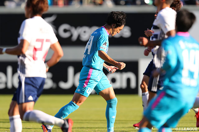 PKのチャンスに金崎 夢生が落ち着いて沈め、鳥栖が71分に同点に追いつく【明治安田Ｊ１ 第33節 鳥栖vs横浜FM】