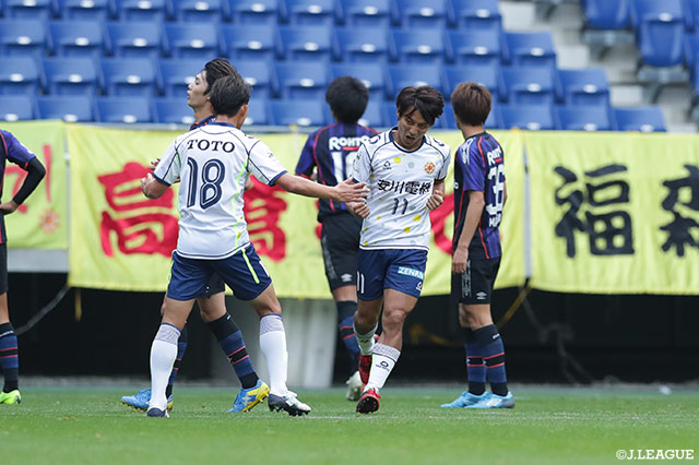 華麗にパスを繋いだ北九州は最後に池元 友樹（#11）のシュートが決まり、試合を振り出しに戻した【明治安田Ｊ３ 第33節 G大23vs北九州】