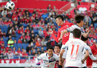 李 忠成（浦和/#20）がCKを上手く頭で合わせ先制点を奪った【明治安田Ｊ１ 第34節 浦和vsFC東京】