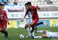 鹿島は小笠原 満男（#40）がキャプテンマークを巻きチームを引っ張った【明治安田Ｊ１ 第34節 鹿島vs鳥栖】