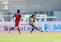 相手のバックパスに反応した高橋 駿太が、冷静にGKを抜き去ると無人のゴールに流し込んで群馬が追加点をあげる【明治安田J3 第34節 群馬vsYS横浜】