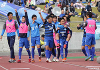 FKのチャンスに畑 潤基がダイビングヘッドを叩き込み、沼津が立て続けのゴールでリードを2点に広げる【明治安田J3 第34節 沼津vs秋田】