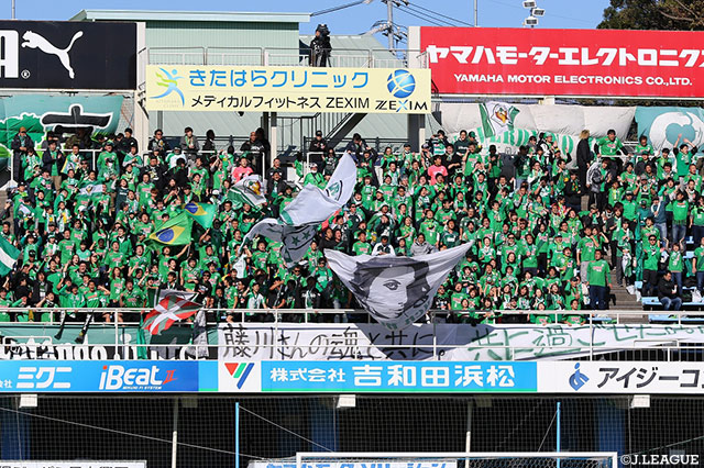 東京Ｖサポーターもたくさんの方がヤマハスタジアムまで応援に来ています！【Ｊ１参入プレーオフ 決定戦 磐田vs東京Ｖ】