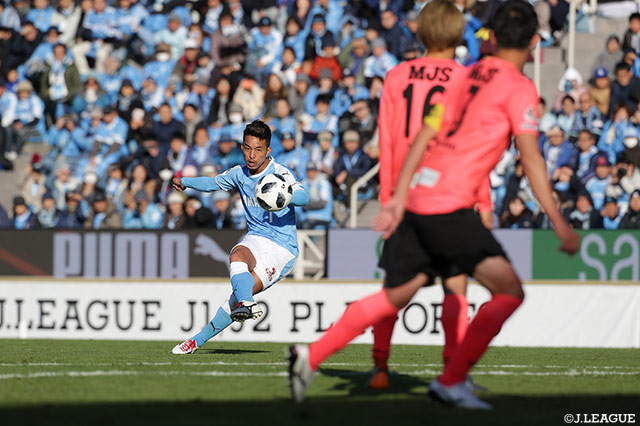 田口 泰士（磐田）がFKを直接狙うが、惜しくも枠を捉えることができない【Ｊ１参入プレーオフ 決定戦 磐田vs東京Ｖ】