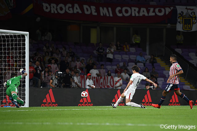 1点リードを許すも、後半開始直後のカウンターアタックから最後は永木 亮太が右足で押し込み、鹿島が同点に追いつく！【FIFAクラブワールドカップ UAE 2018 準々決勝 鹿島vsグアダラハラ】