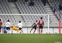 前半終了間際のPKをソ ホソンが冷静に決めて浦項が同点に追いつく!【JINYC GS 第3節 浦項vs横浜FMユース】