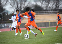 独力で突破し、ポスト強襲のミドルシュートを放つなど見せ場を作った笹川 璃矩(新潟U-18)【JINYC GS 第3節 ライト・トゥ・ドリームvs新潟U-18】