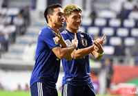 PKを沈めた堂安 律と長友 佑都が即興のゴールパフォーマンスを披露!【AFC アジアカップ UAE 2019 準々決勝 ベトナムvs日本】