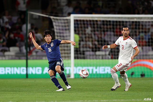 前線にボールを供給する冨安 健洋。CBを組んだ吉田とともに強力なイランの攻撃陣に仕事をさせず【AFC アジアカップ UAE 2019 準決勝 イランvs日本】
