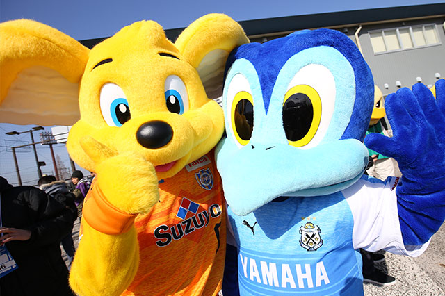 仲良くハイ、ポーズ♪【FUJI XEROX SUPER CUP 2019】