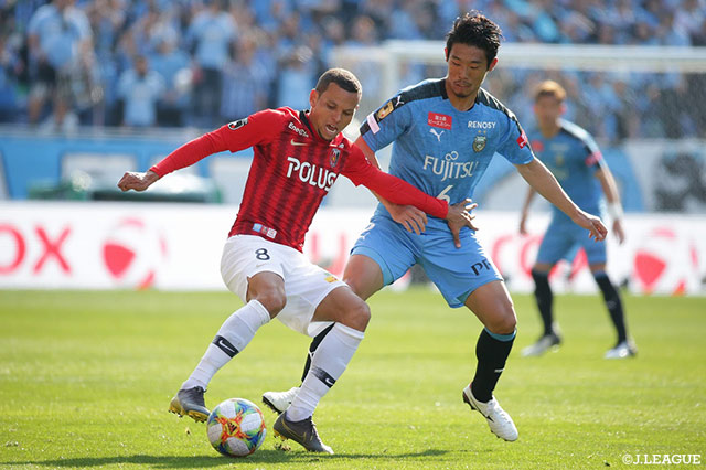 今季から背番号「６」を背負った守田 英正（川崎F）はボランチの位置から攻守に渡ってにらみを利かせた【FUJI XEROX SUPER CUP 2019】