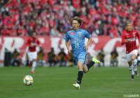 途中出場の齋藤 学（川崎Ｆ）は得意のドリブルを仕掛け、相手DFを置き去りにした【FUJI XEROX SUPER CUP 2019】